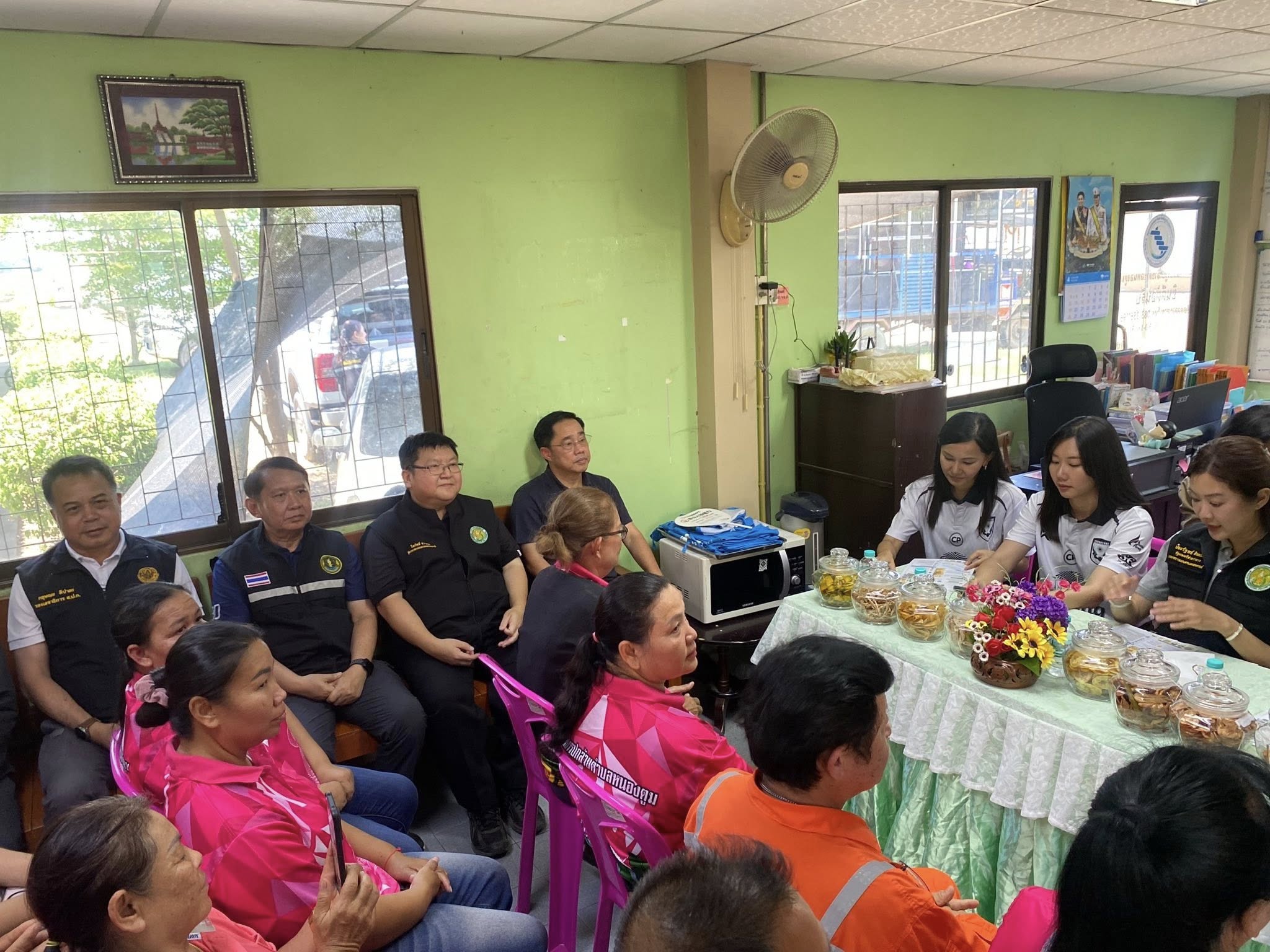 title - ส.ป.ก. ร่วมติดตามรัฐมนตรีช่วยว่าการกระทรวงเกษตรและสหกรณ์ (นางสาวปิยะรัฐชย์ ติยะไพรัช) ลงพื้นที่การตรวจราชการ ณ สหกรณ์แปรรูปกล้วยแปรรูป และตรวจเยี่ยมกลุ่มวิสาหกิจชุมชนข้าวชุมชนบ้านมนต์คีรี จังหวัดสุโขทัย